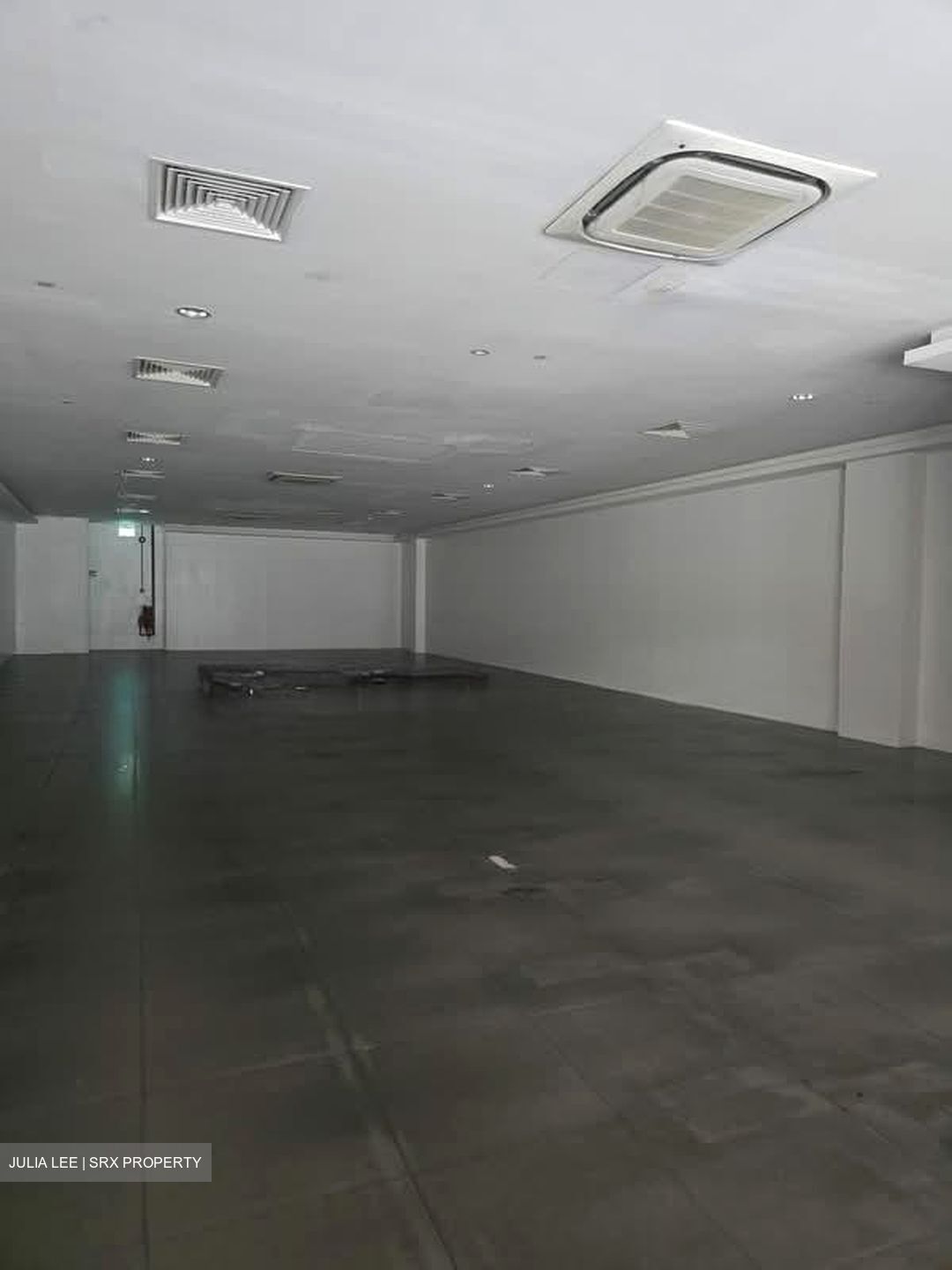 Burlington Square (D7), Retail #553462001